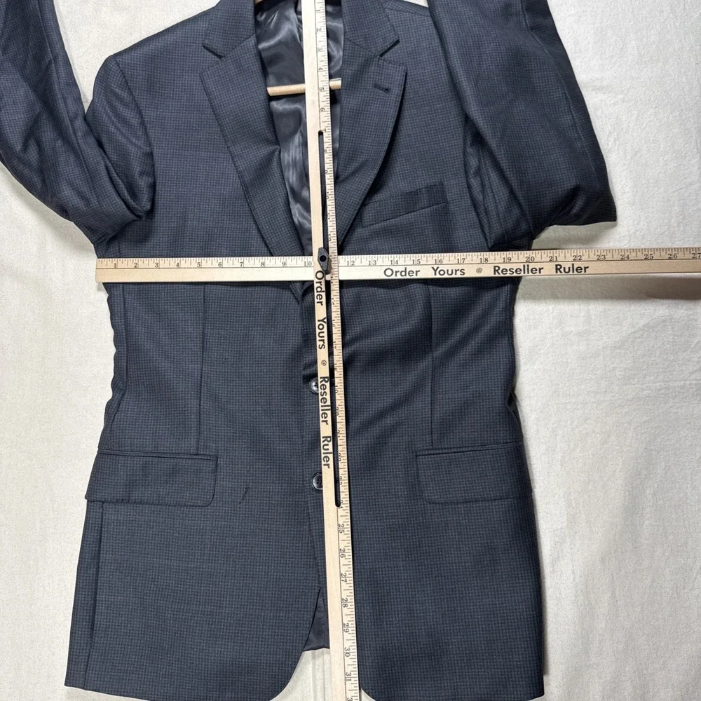 Joseph Abboud small flaw